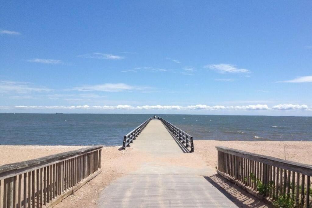 Beachy Bay Breeze Bungalow 2Br With Parking And Close To Many Amenities. West Haven Extérieur photo
