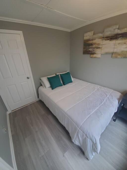 Beachy Bay Breeze Bungalow 2Br With Parking And Close To Many Amenities. West Haven Extérieur photo