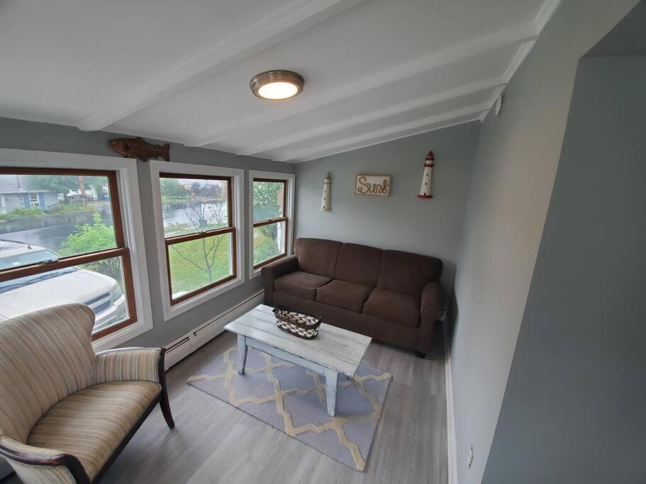 Beachy Bay Breeze Bungalow 2Br With Parking And Close To Many Amenities. West Haven Extérieur photo